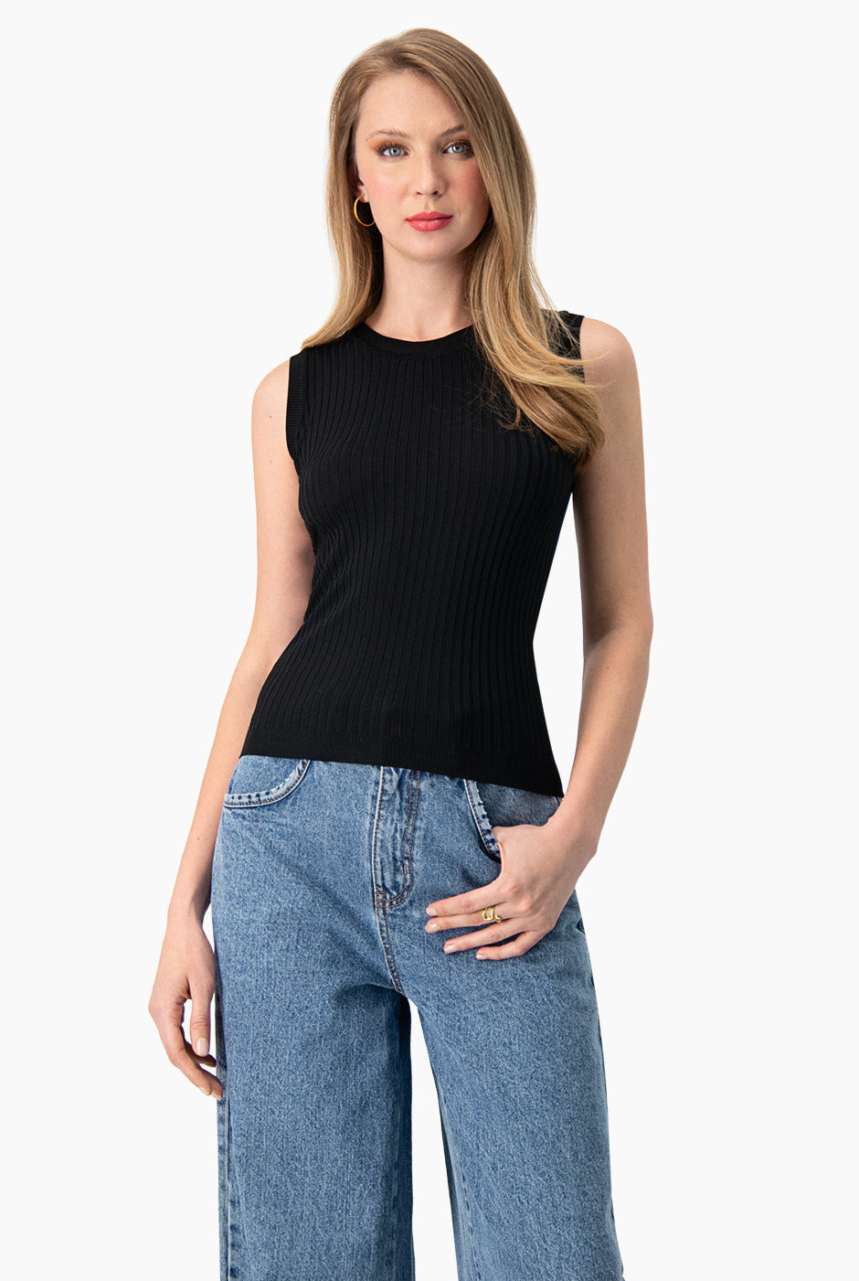Blusa sin mangas color negro
