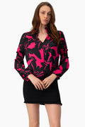 Blusa fucsia de manga larga con estampado floral y smock
