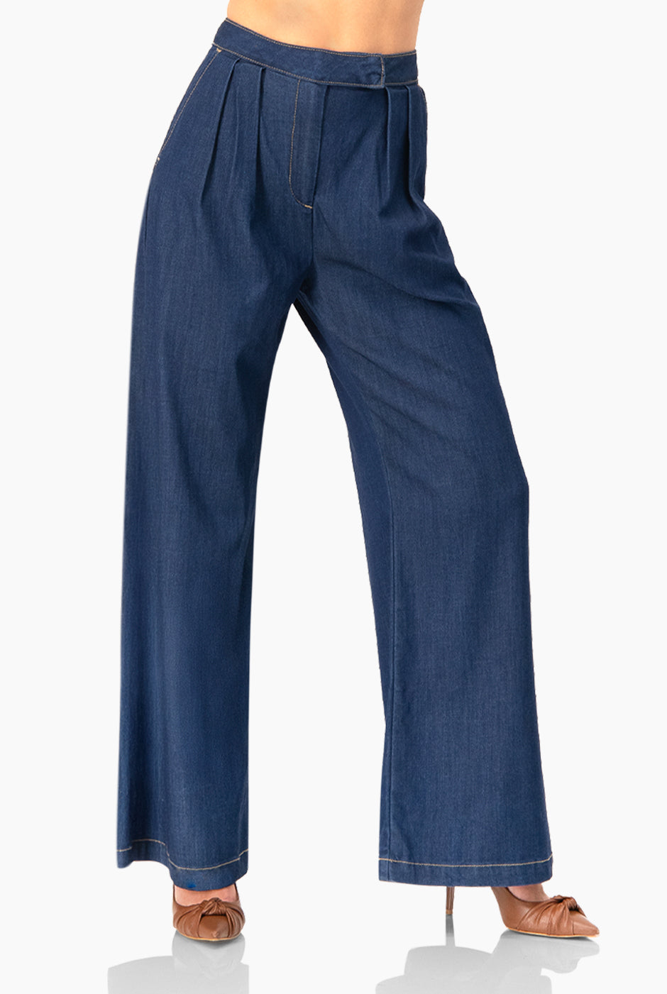 Jeans de pierna amplia en azul marino con bolsillos laterales