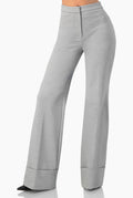 Pantalón campana gris con dobladillo ancho