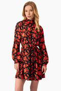 Vestido corto rojo estampado floral cuello alto